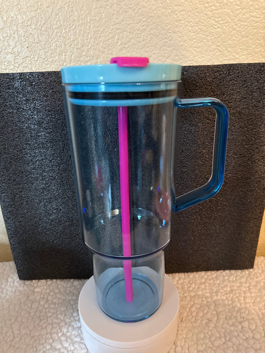 40 ounce Tumbler light blue with pop lid